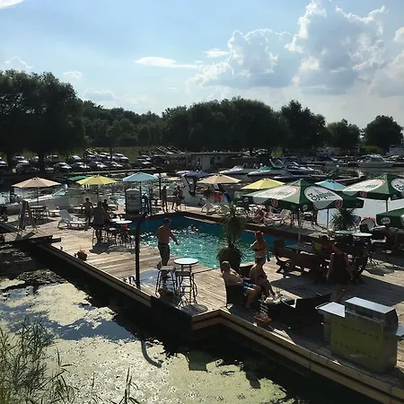 Hotel Tuenderfatyol**** Szallodahajo