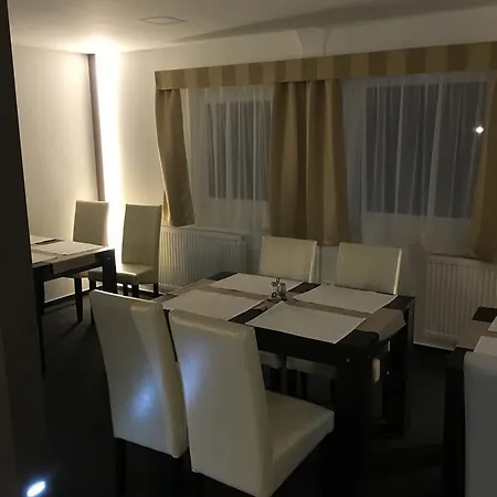 Hotel Tuenderfatyol**** Szallodahajo Abádszalók